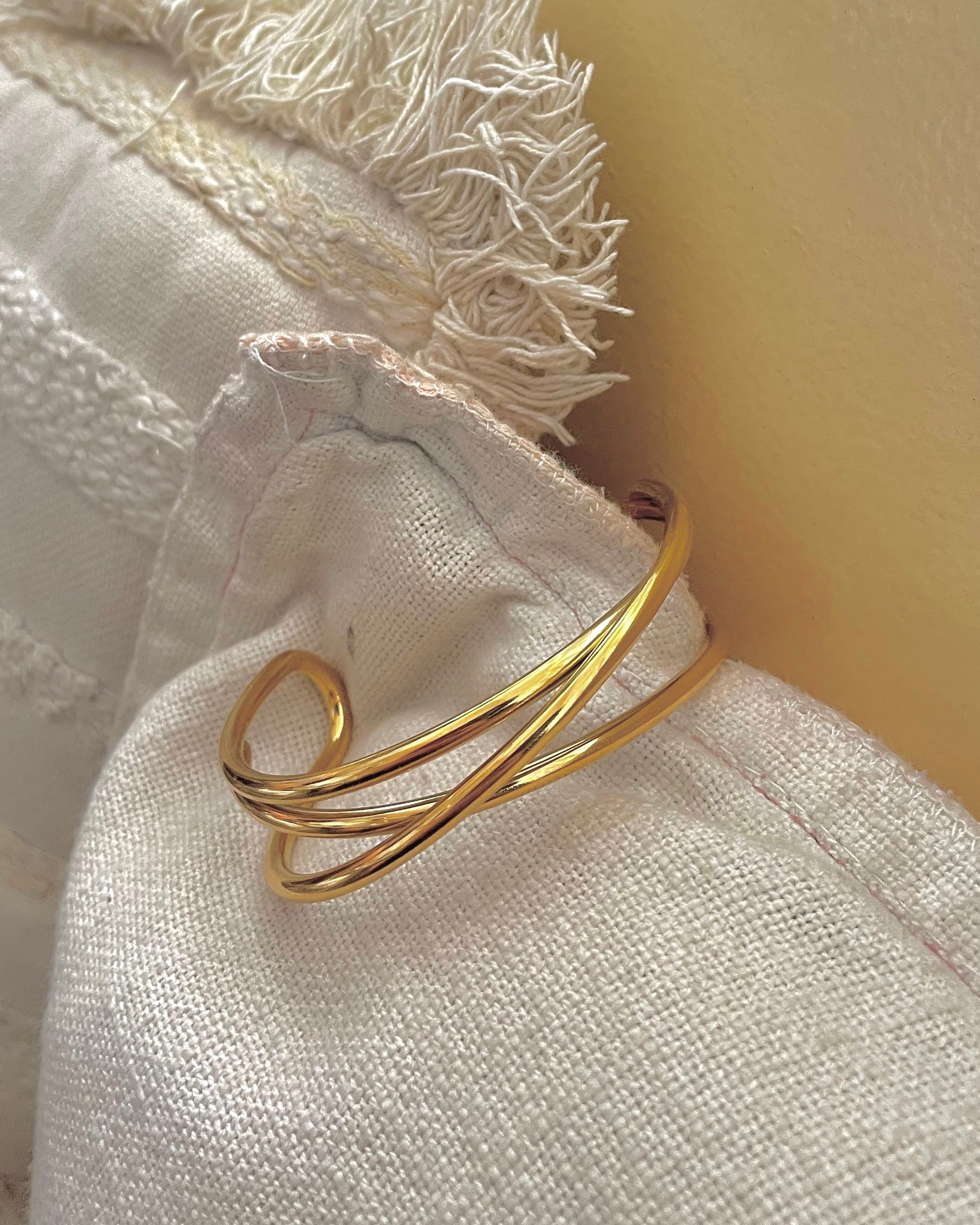 Triple Toned Curve Bangle