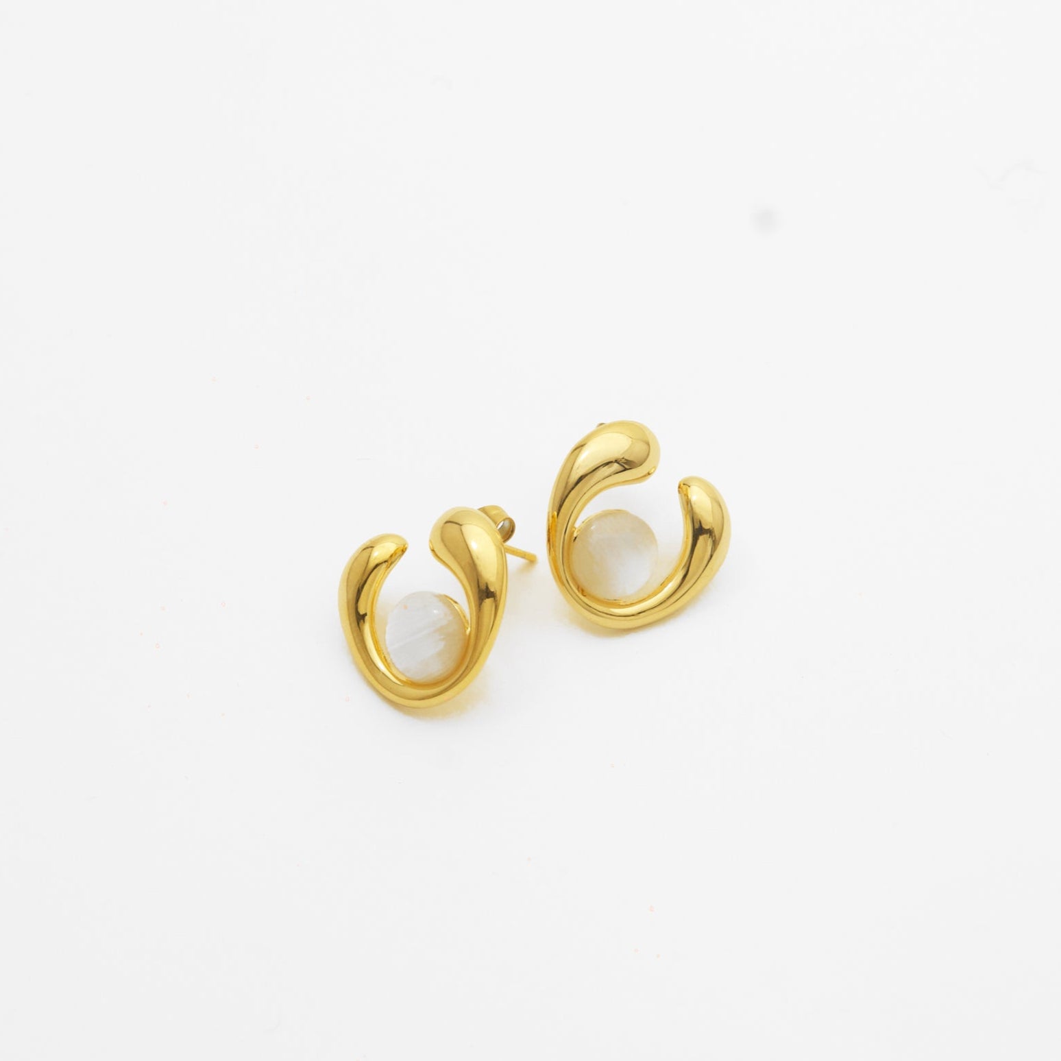 Diel Pearl Earrings