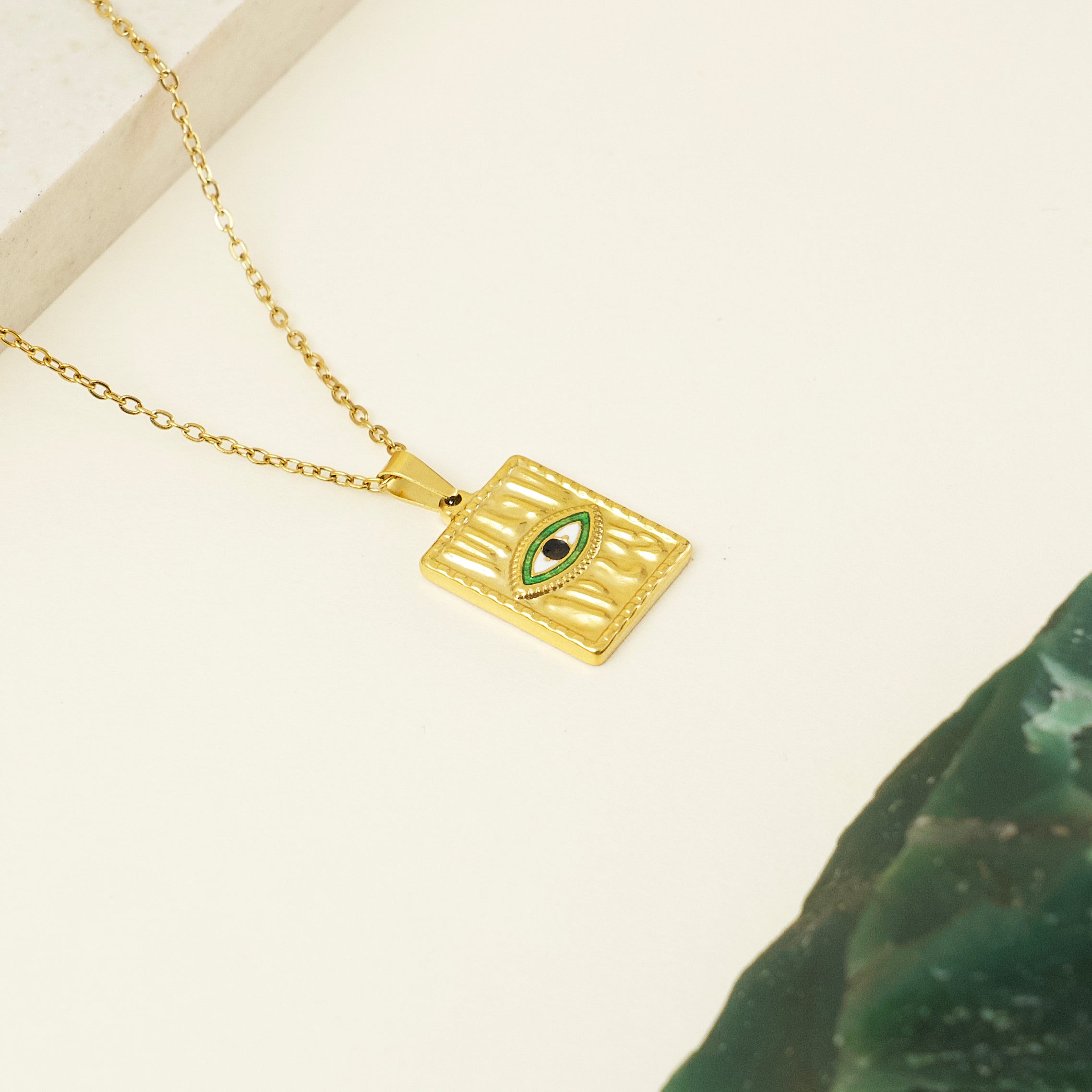 The Green Stone Eye Necklace