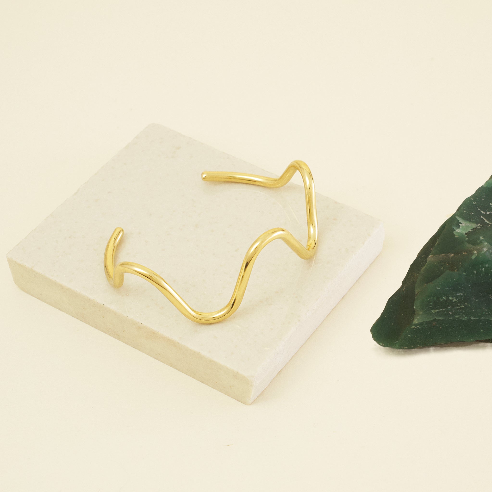 Mono Curve Bangle
