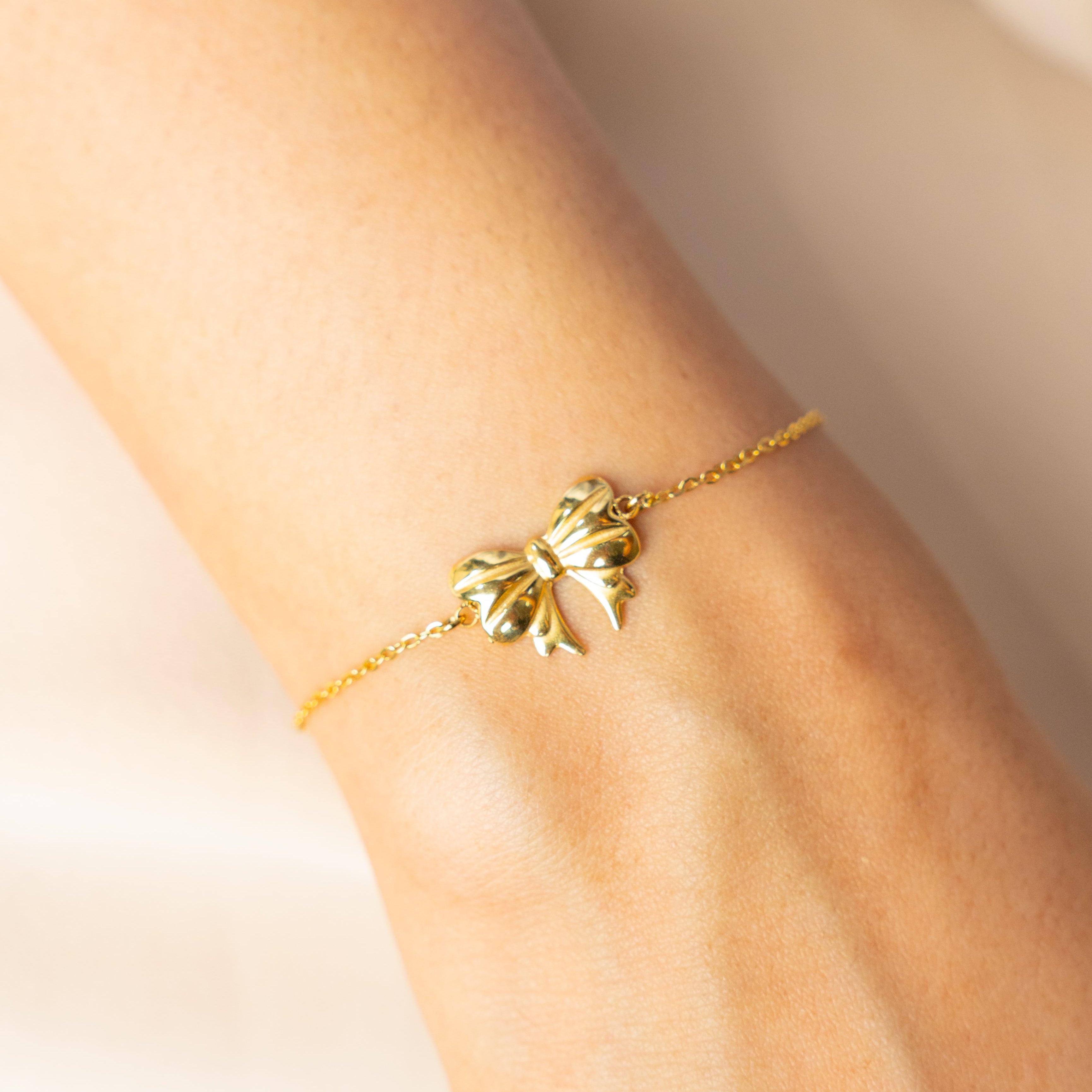 The Bow Bracelet