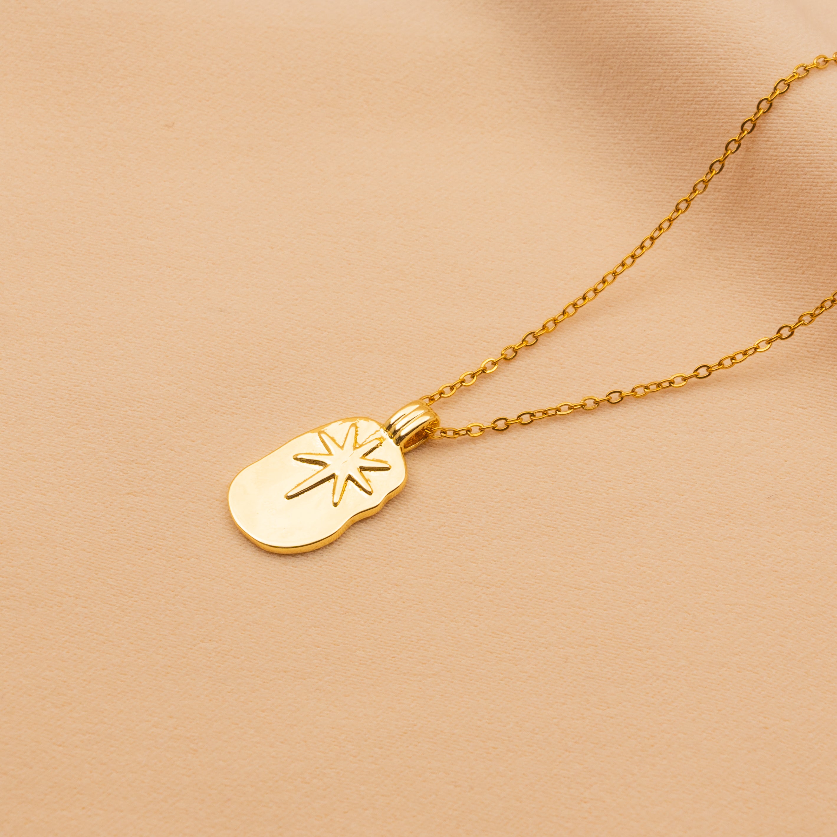 The Palm Tree Necklace