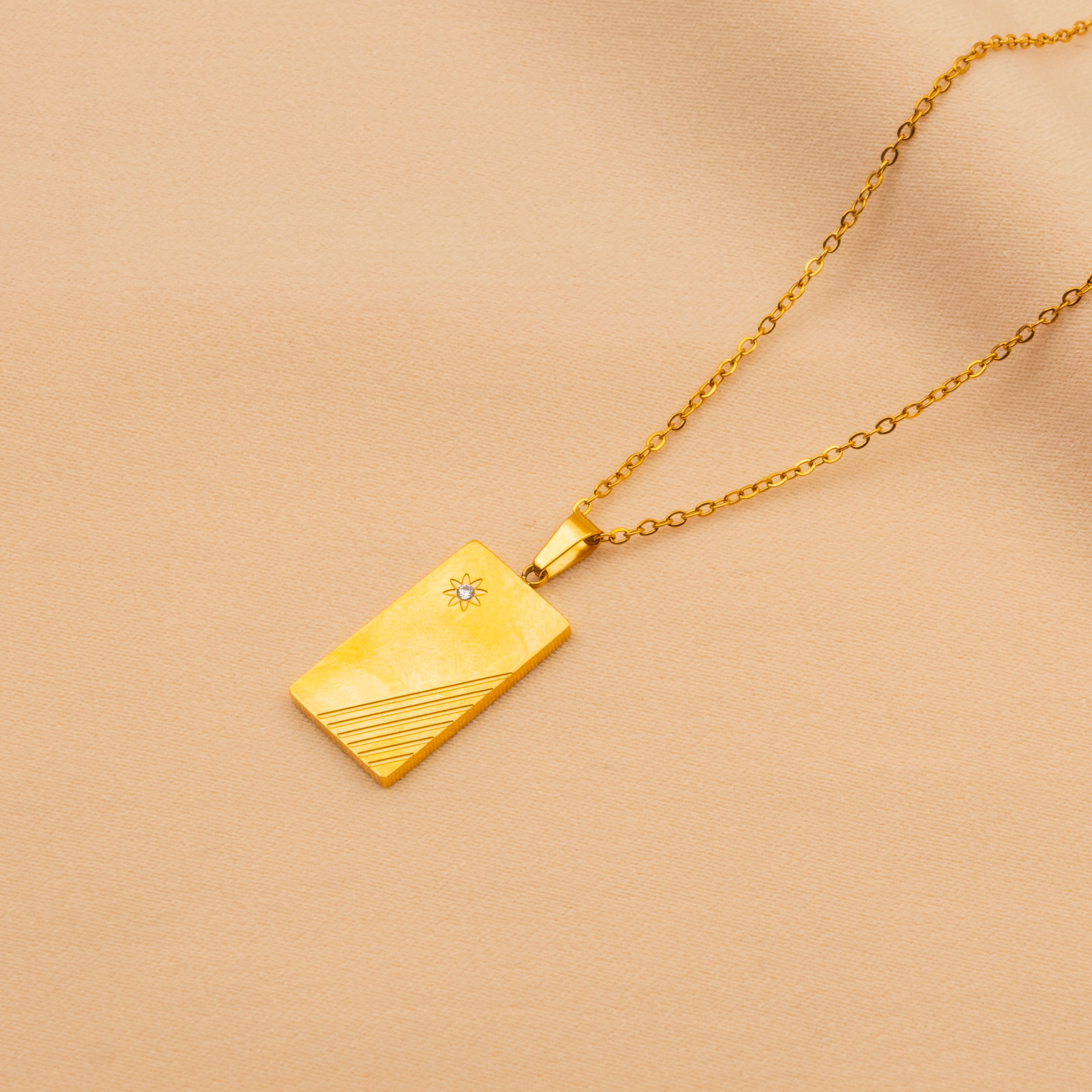 Sleek Plain Star Necklace