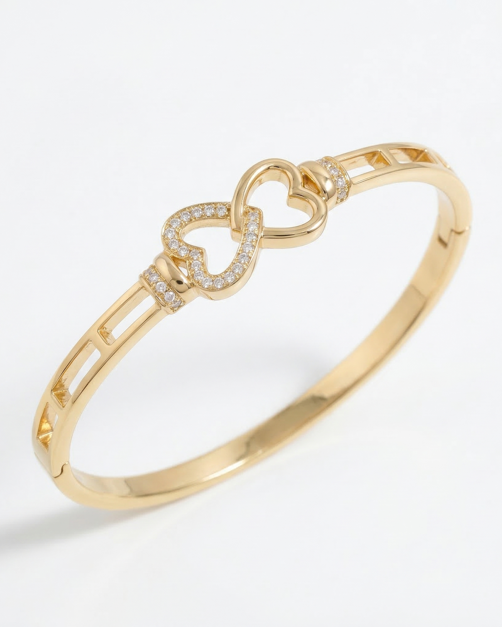 Pavé Heart Link Bangle