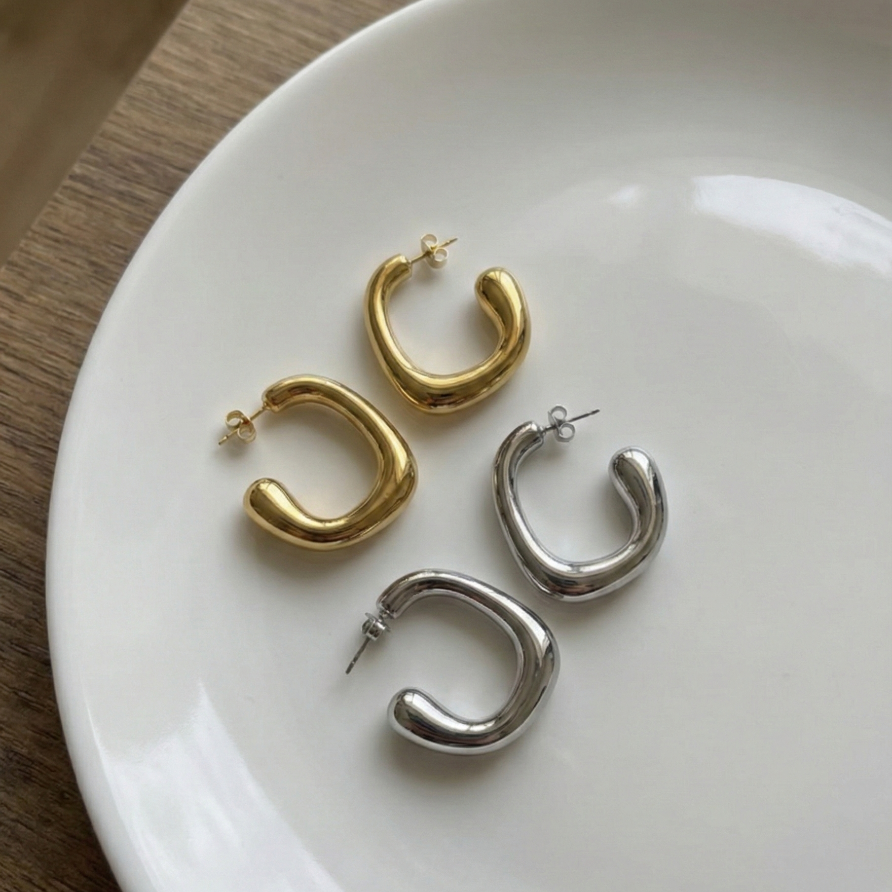Bold Curve Hoop Earrings