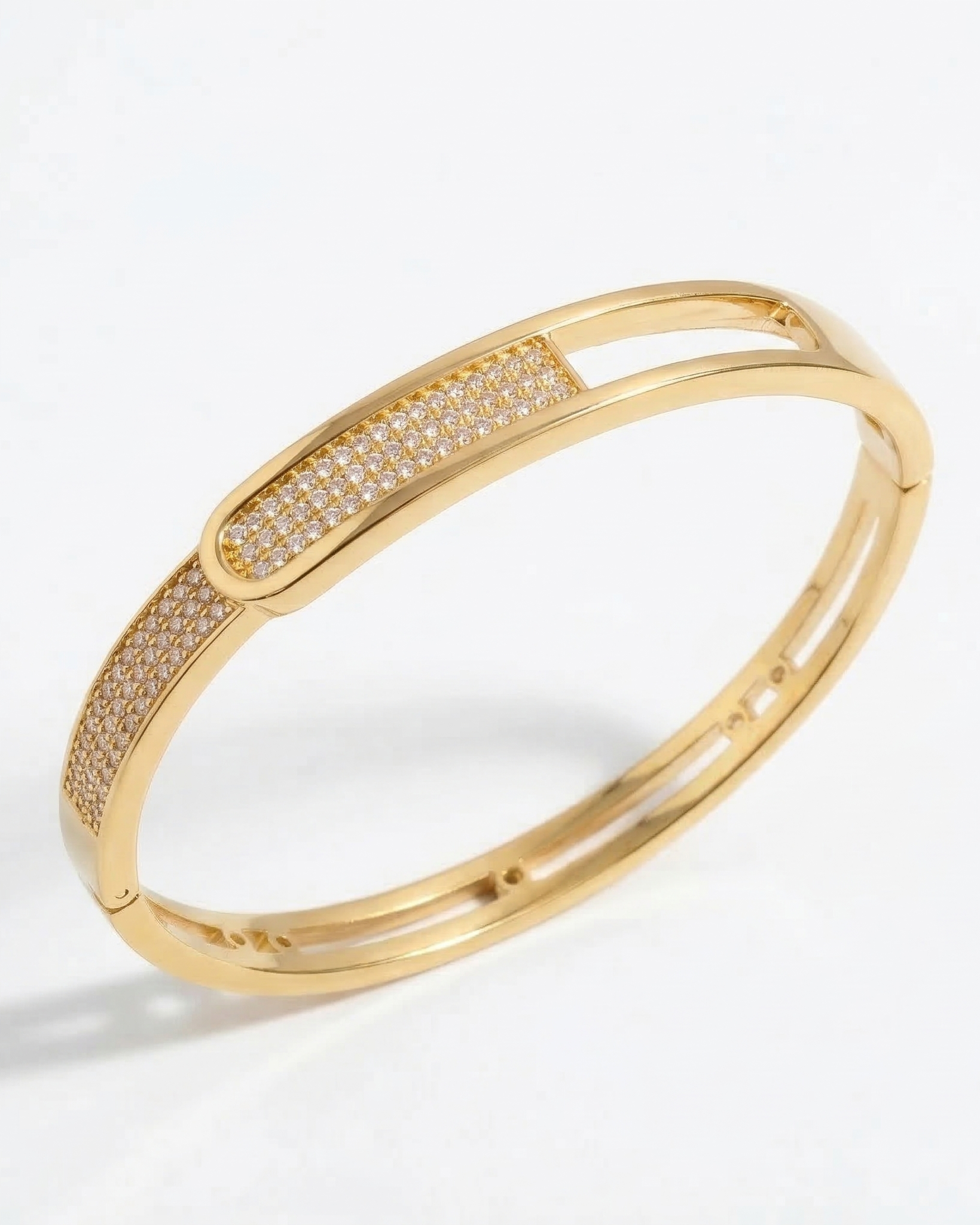 Pavé Curve Bangle
