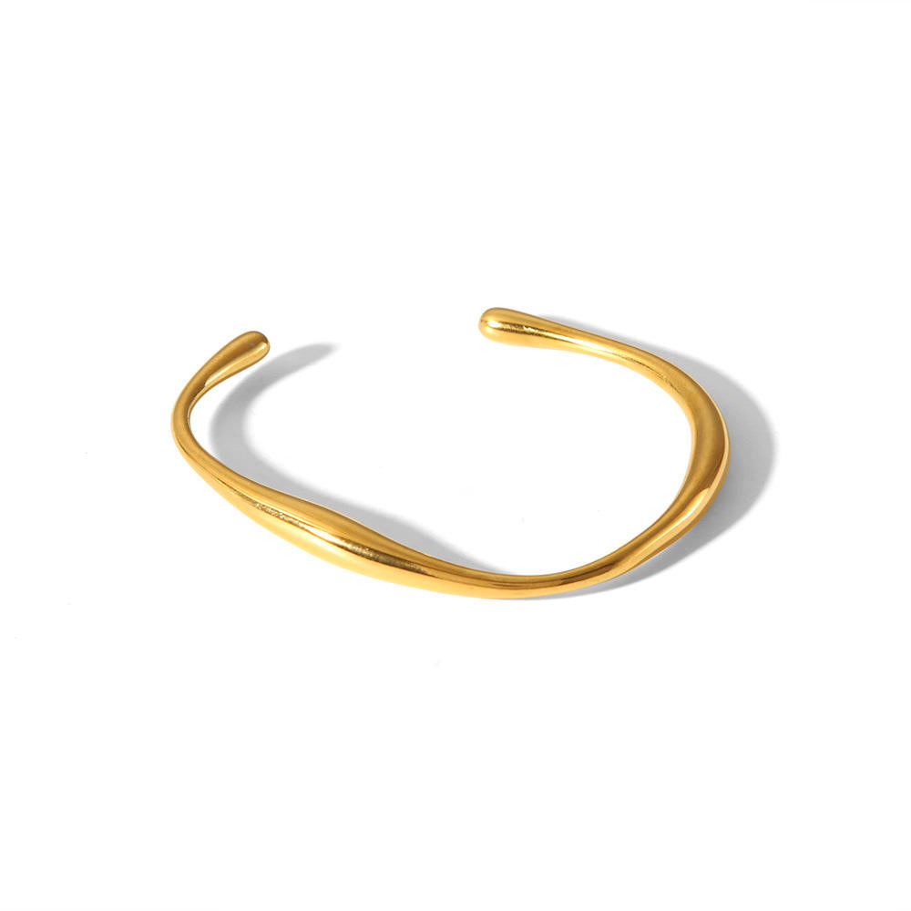 Breeze Band Curve Bangle