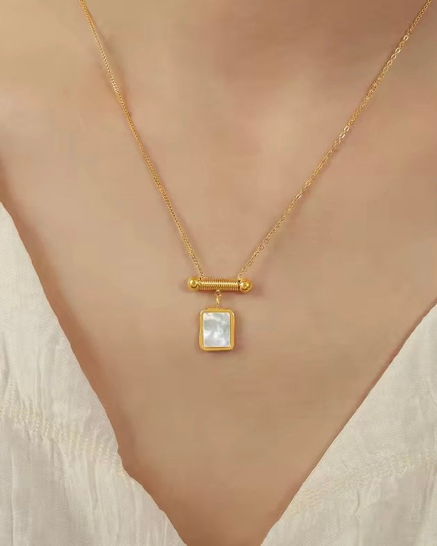 Luna Pearl Drop Necklace