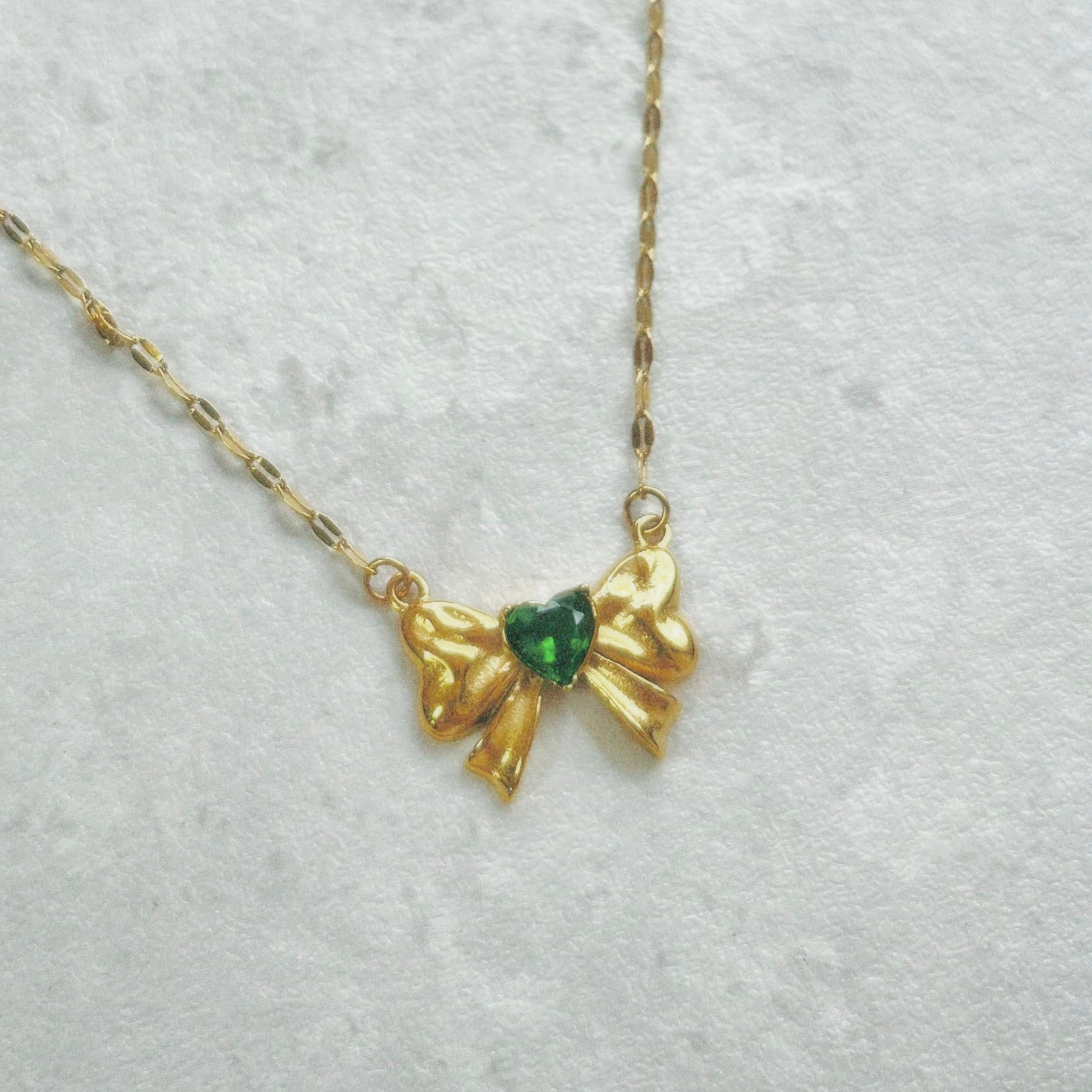 Bow-Tied Emerald Pearl Duo Necklace Set