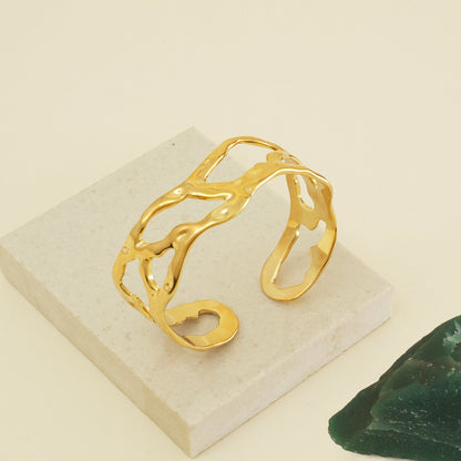 Sinuous Curve Layered Bangle