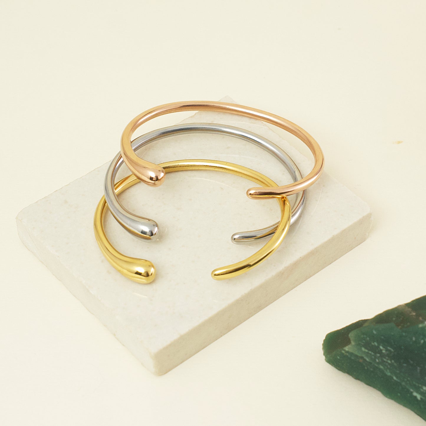 Sleek Plain Curve Bangle