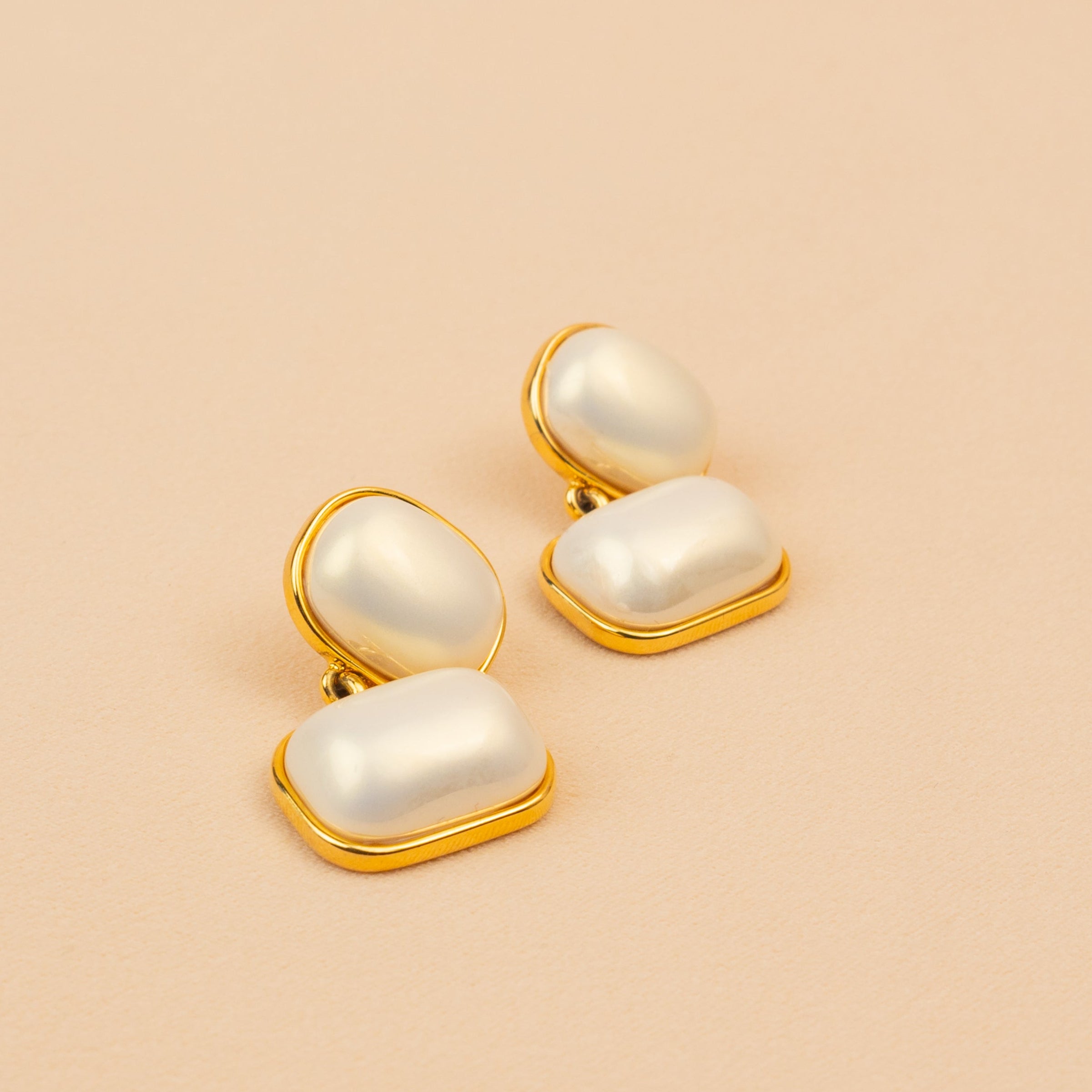 Cloudlight Pearl Earrings
