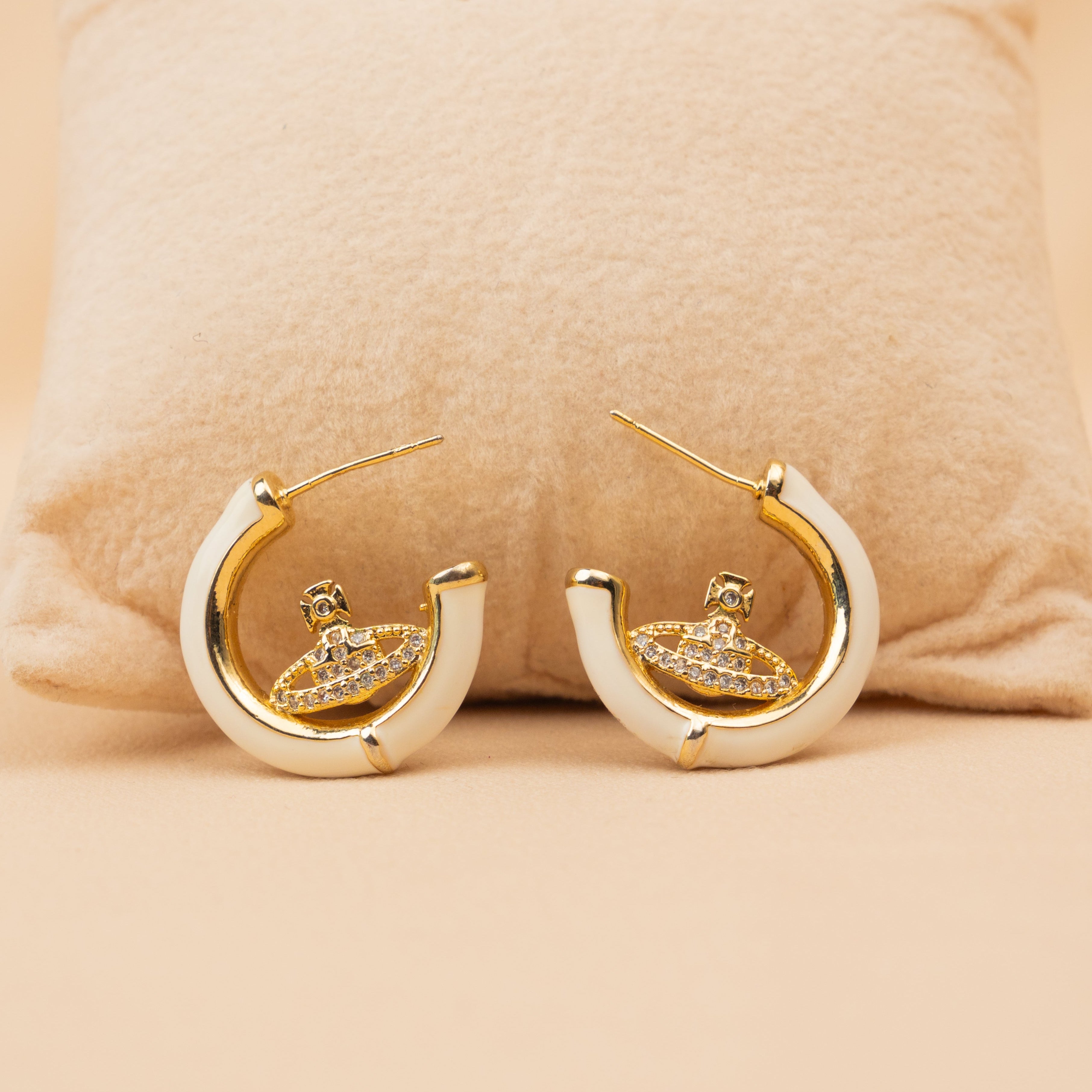 Saturn Hoops