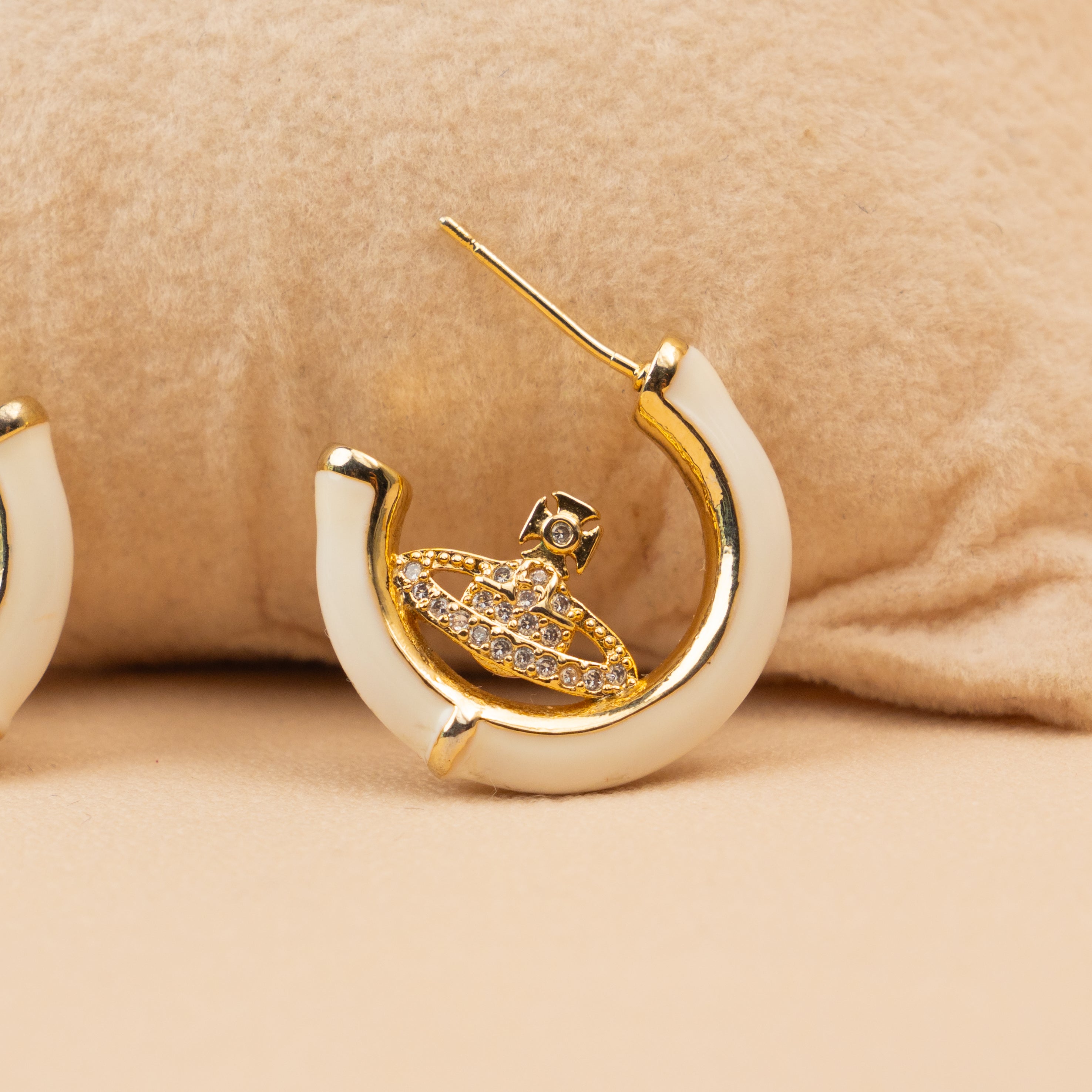 Saturn Hoops
