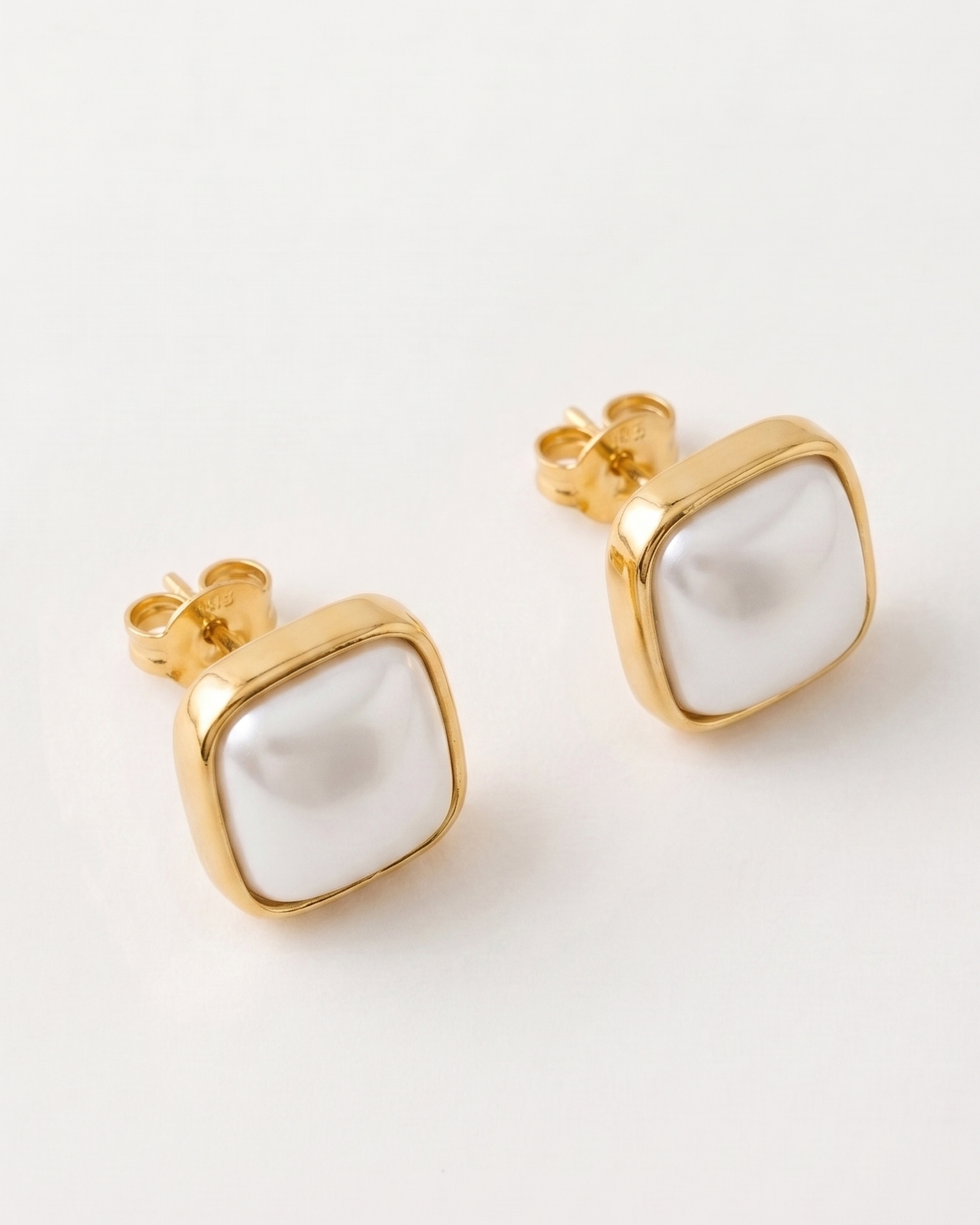 Luna Pearl Studs