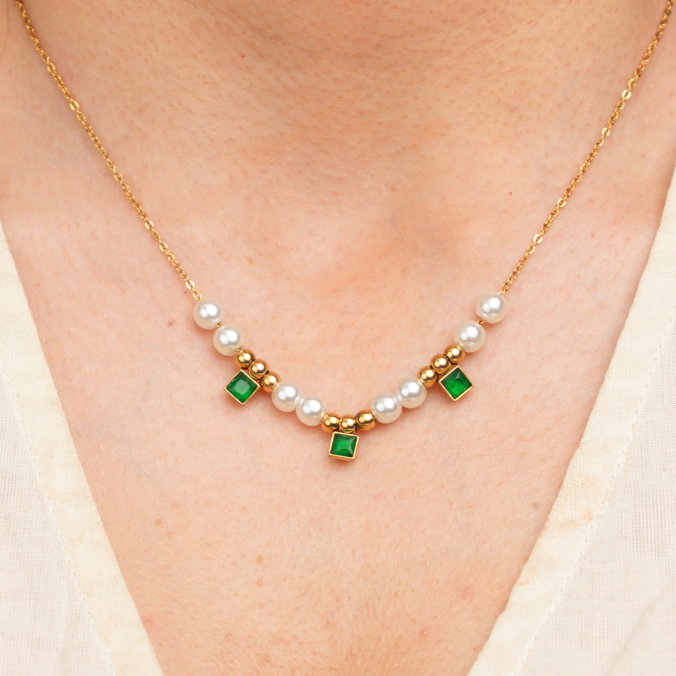 Multi Pearl Green Necklace
