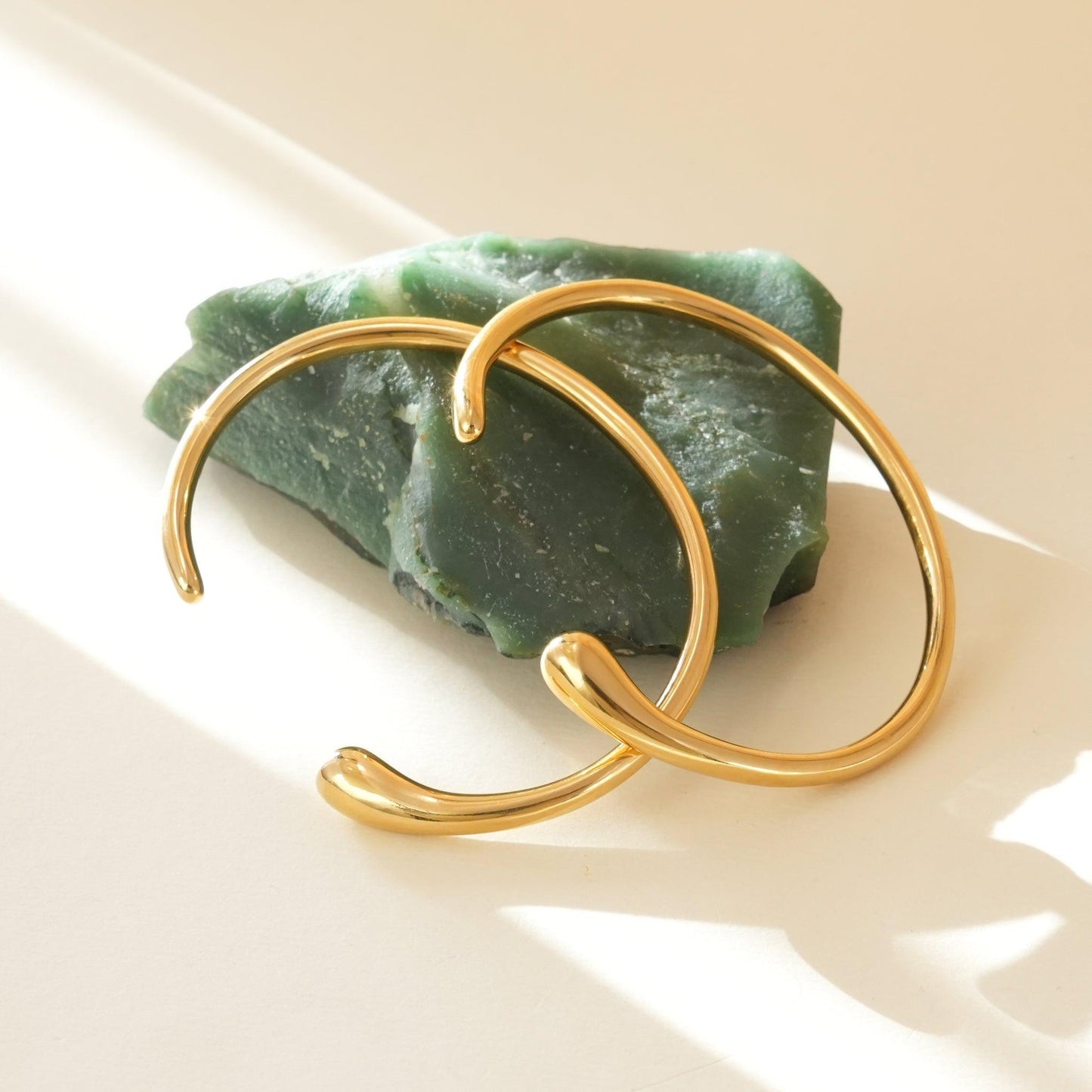 Sleek Plain Curve Bangle